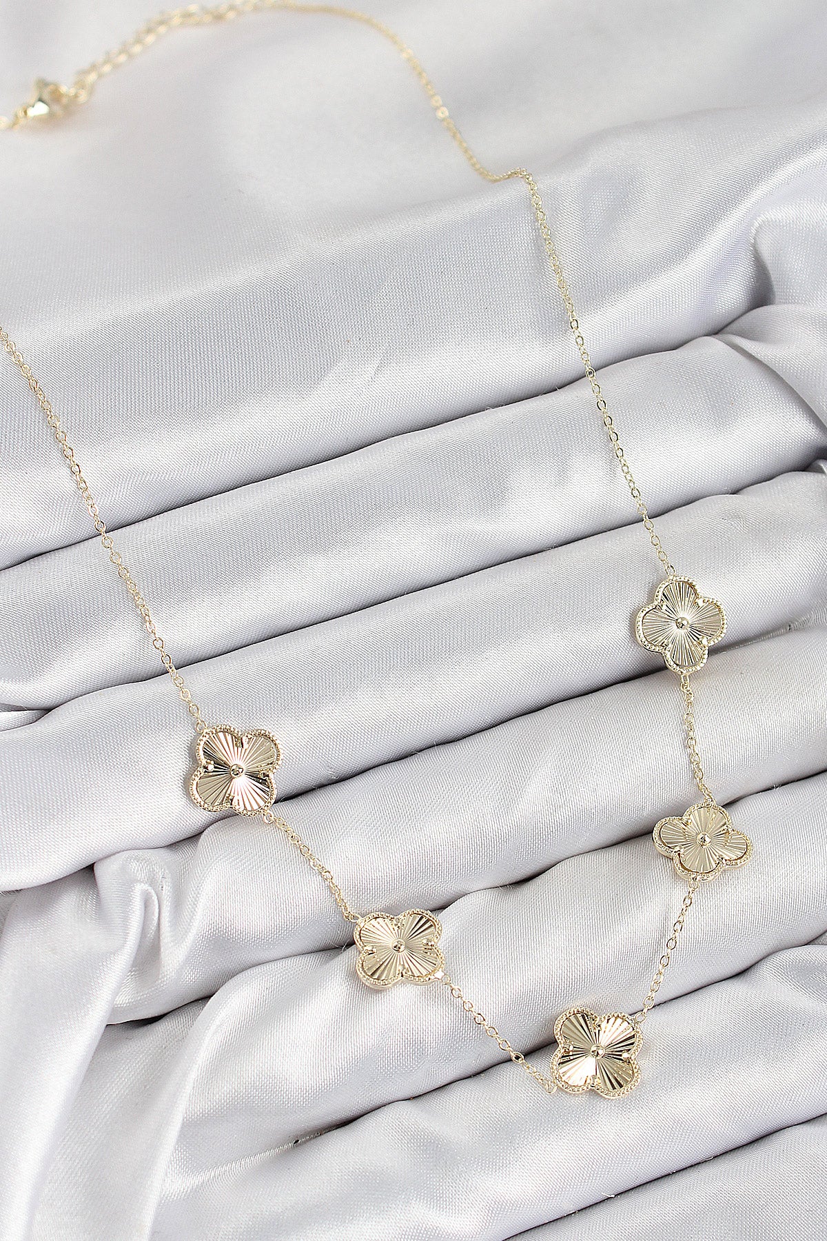 ZEVRA VIP Yonca Kolye – Gold