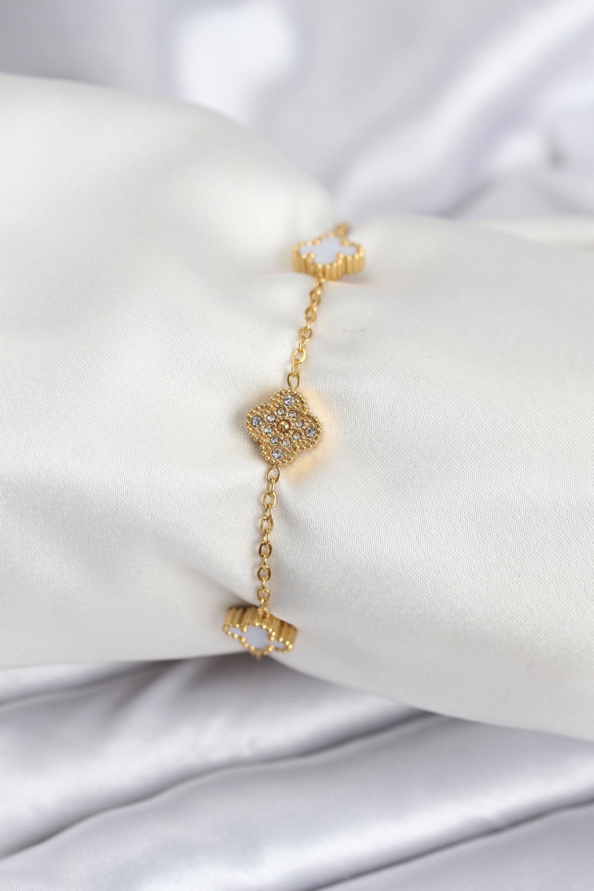 ZEVRA Beyaz Zirkon Yonca Bileklik – Gold