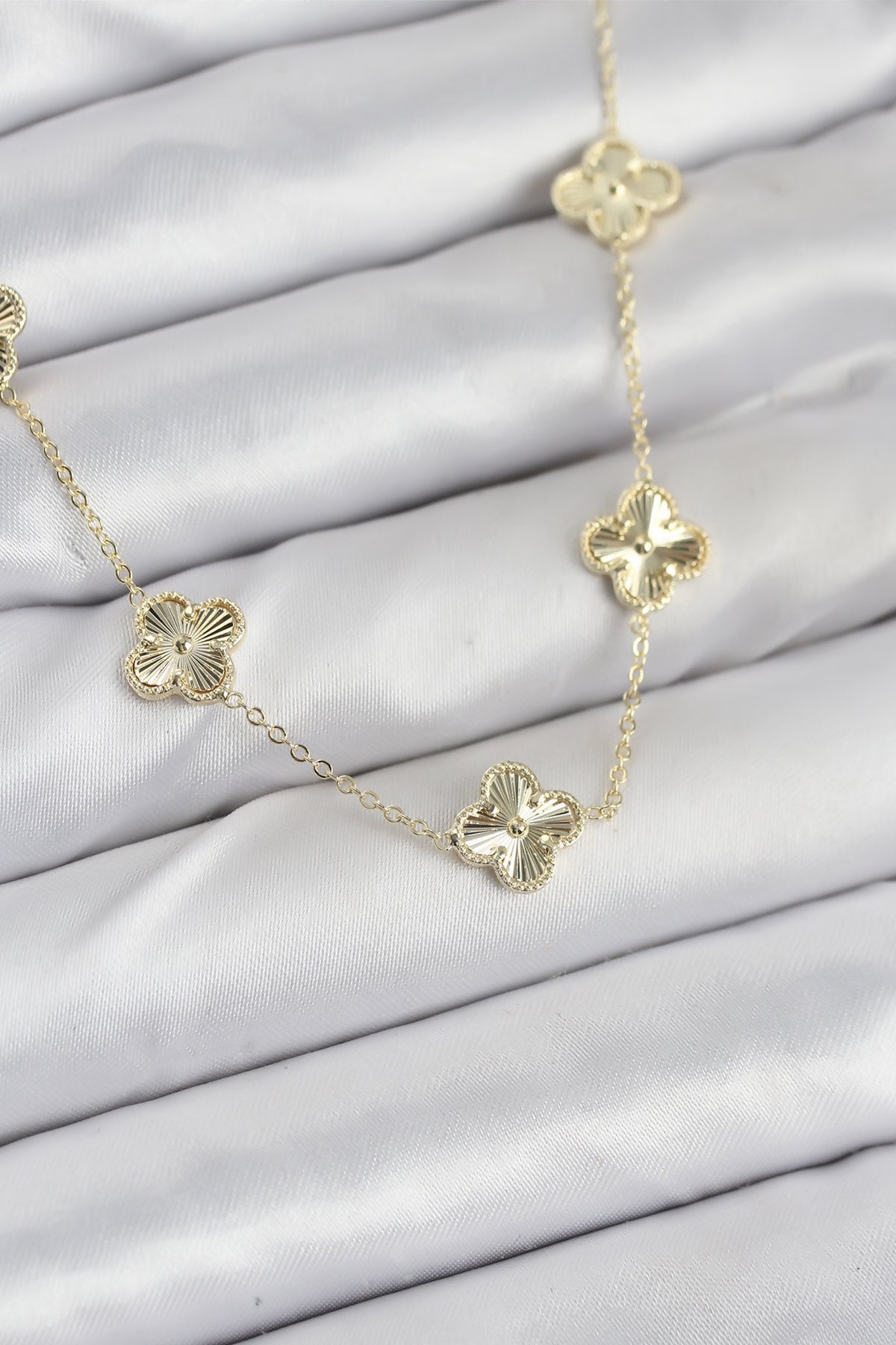 ZEVRA Yonca Kolye – Gold