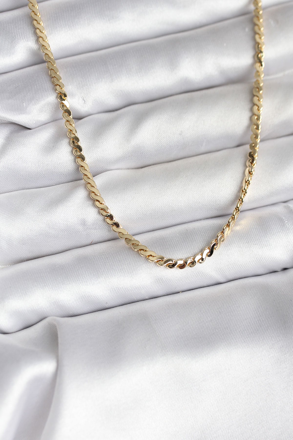 14K Gold Renk Kaplama Ezme Yılan Zincir Model Kadın Kolye