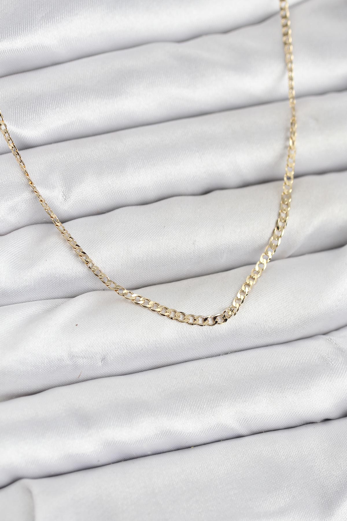 14K Gold Renk Pirinç Zincir Model Kadın Kolye