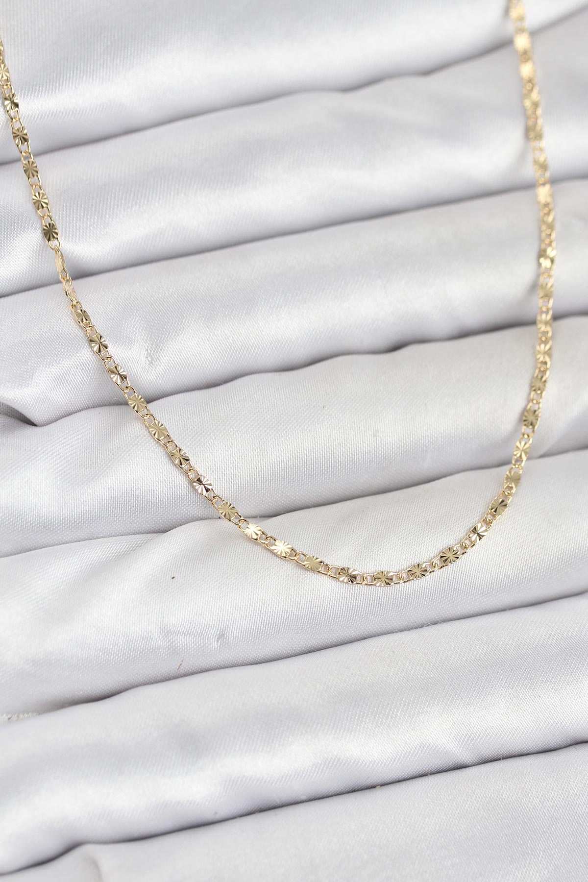 14K Gold Renk Lazer İnce Zincirli Kadın Kolye