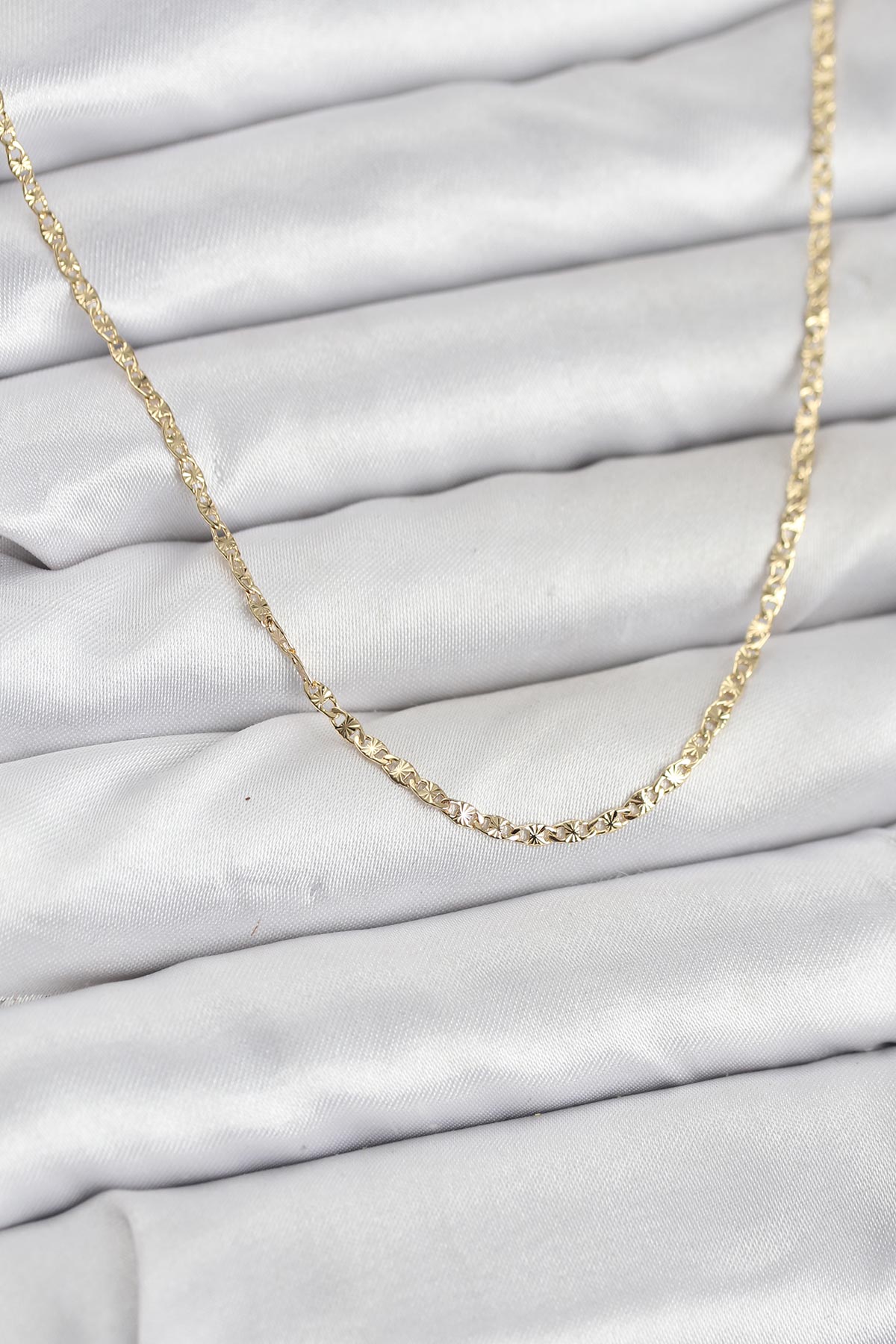 14K Gold Renk Pirinç Lazer Model 60 Kadın Kolye