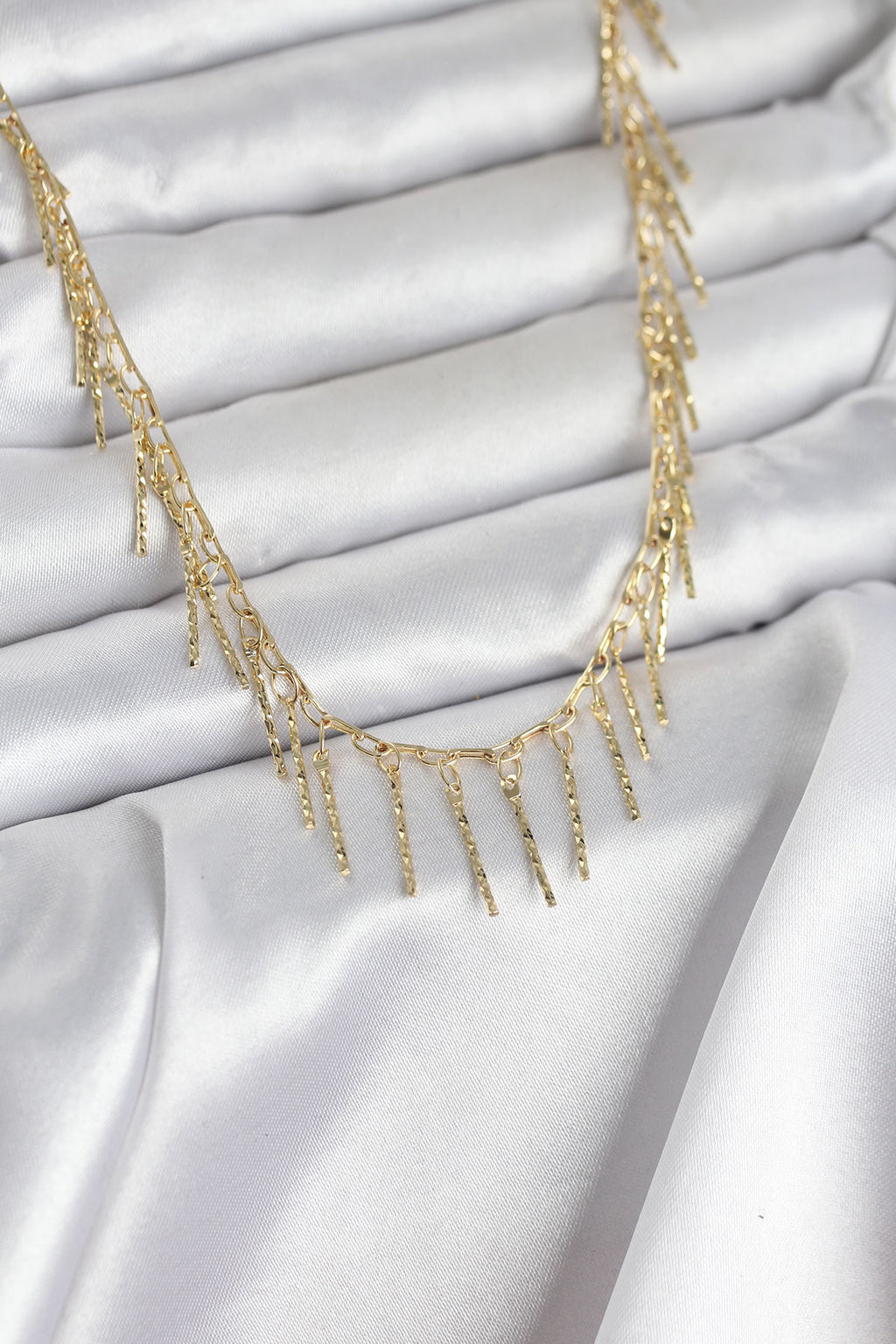 ZEVRA Saçaklı Kolye – Gold