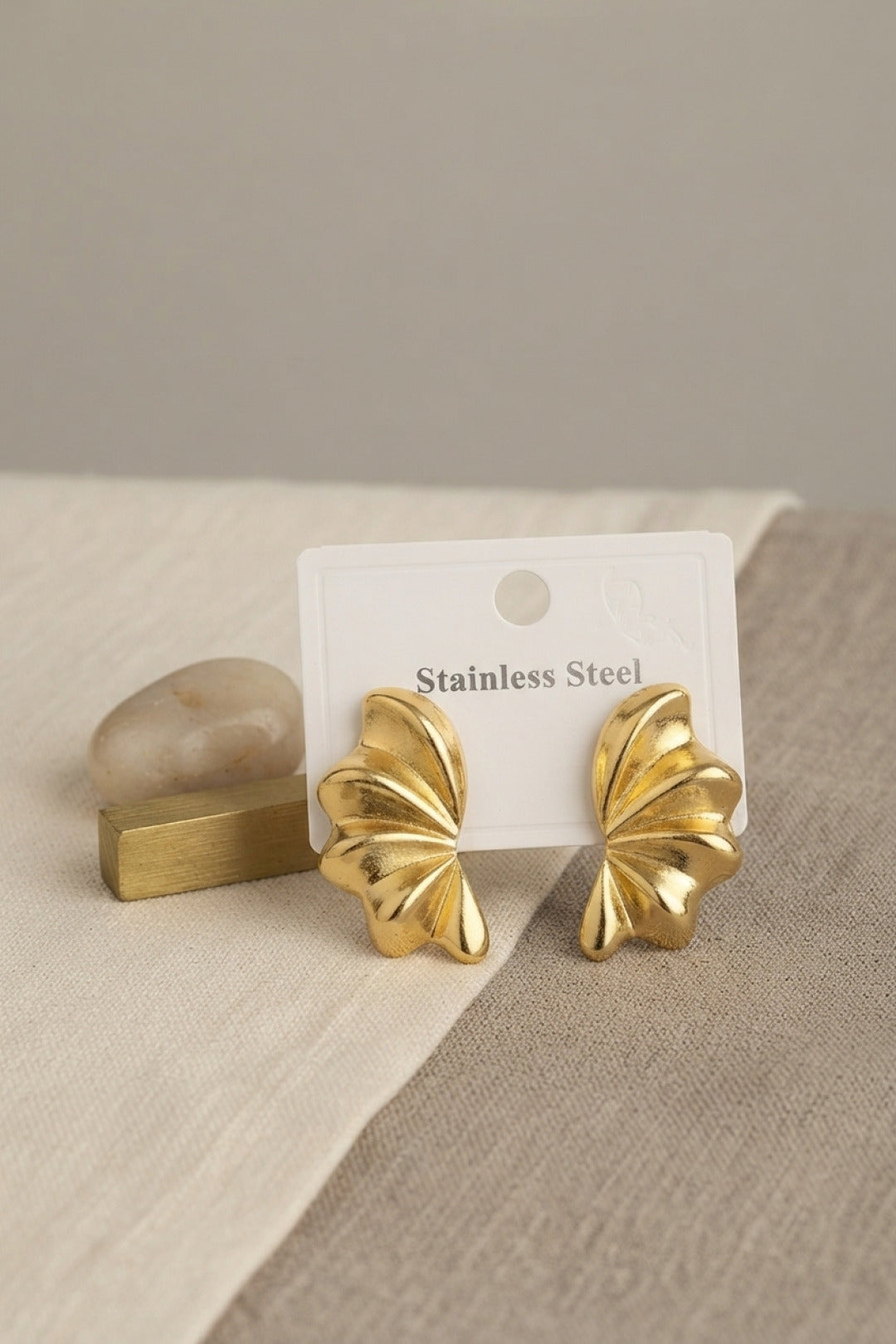 ZEVRA Vintage 3D Dalgalı Küpe – Gold