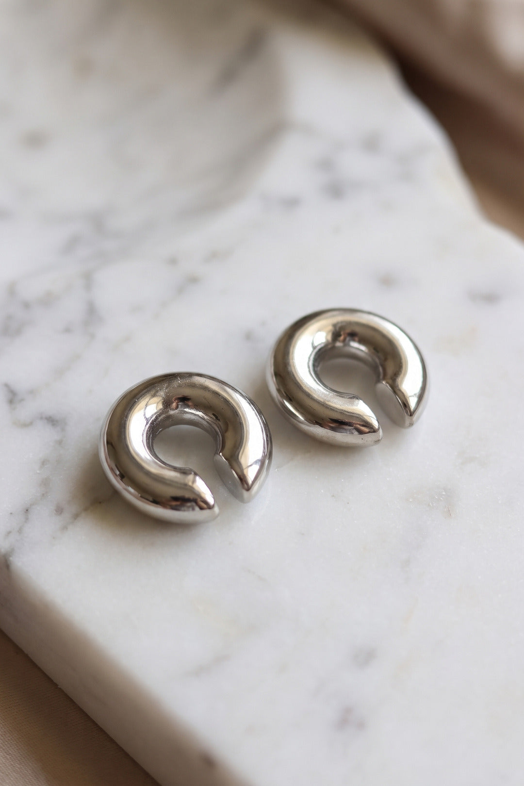 ZEVRA Çiftli Earcuff Küpe – Gümüş